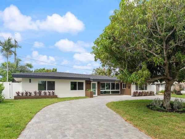 2110 NE 54th St, Fort Lauderdale, FL 33308