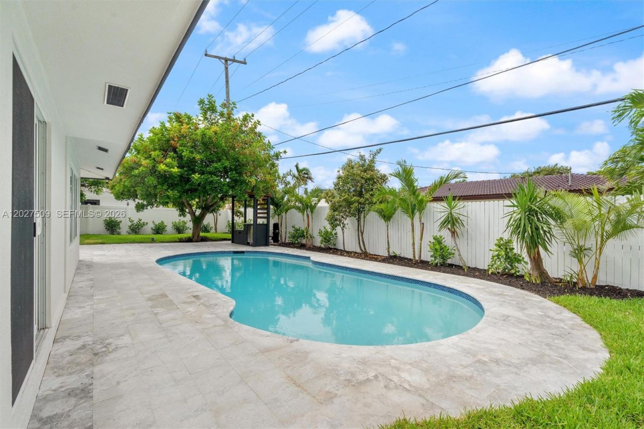 2110 NE 54th St, Fort Lauderdale, FL 33308 Photo