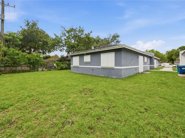 2249/2251 NW 66th St , Miami, FL 33147