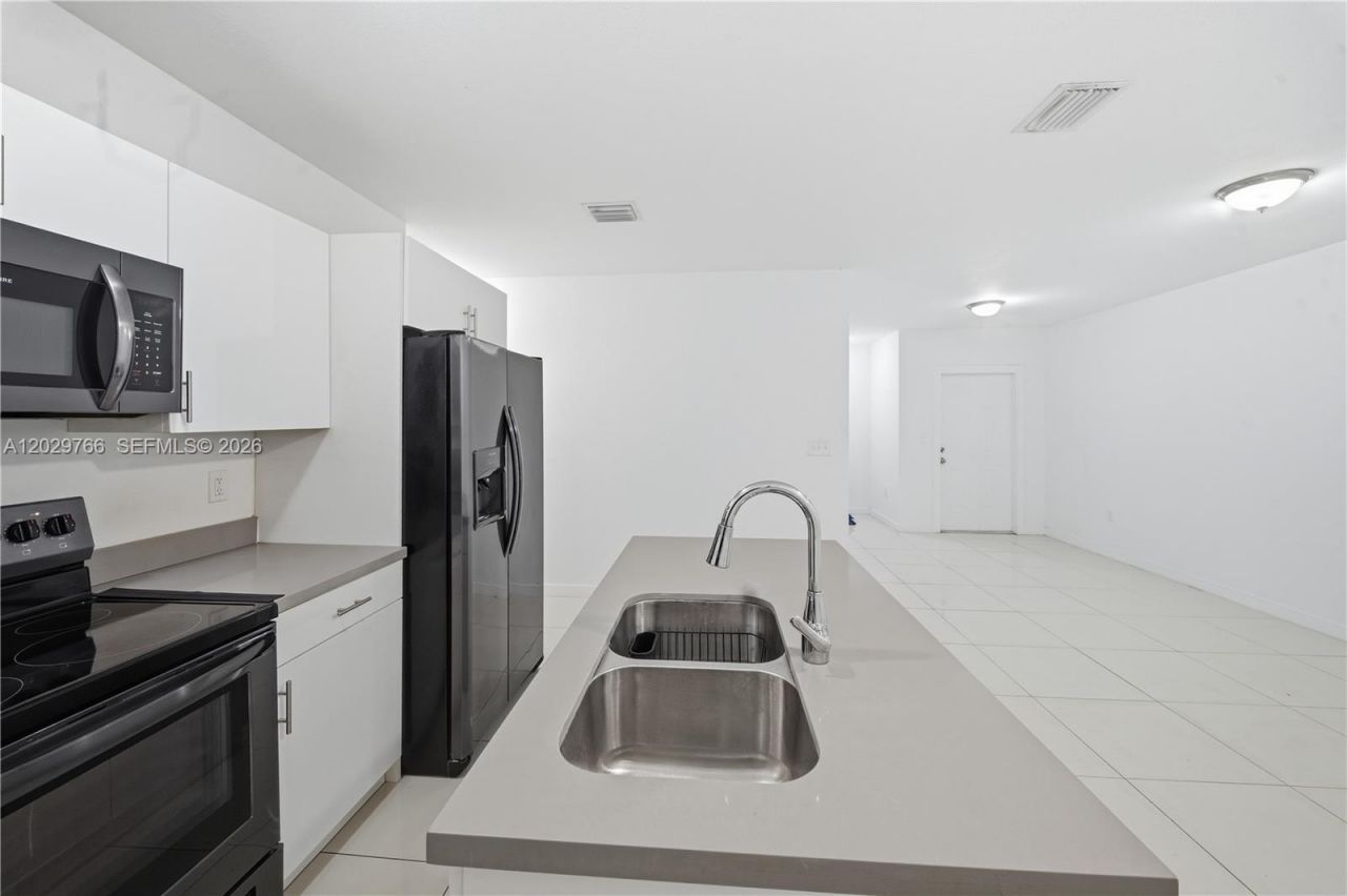 2249/2251 NW 66th St , Miami, FL 33147 Photo