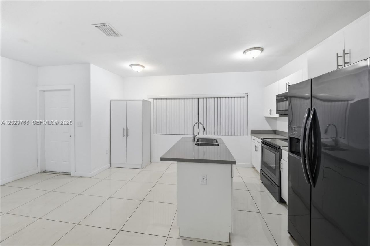 2249/2251 NW 66th St , Miami, FL 33147 Photo
