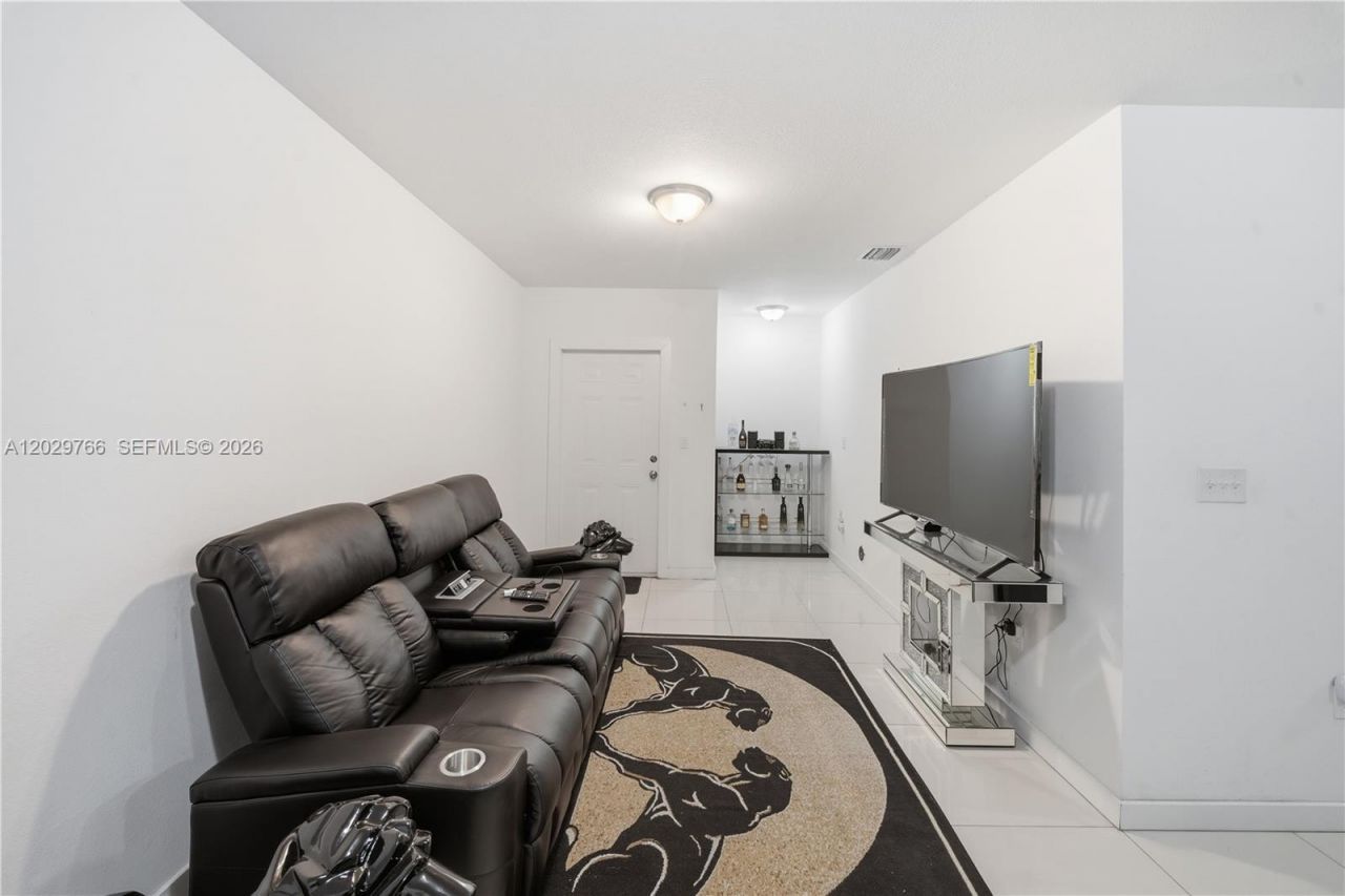 2249/2251 NW 66th St , Miami, FL 33147 Photo