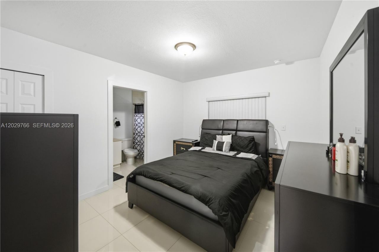 2249/2251 NW 66th St , Miami, FL 33147 Photo