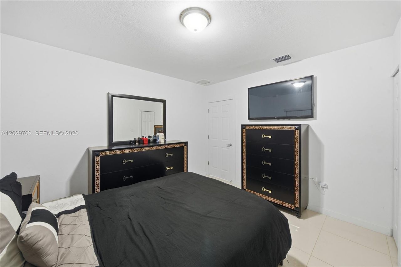 2249/2251 NW 66th St , Miami, FL 33147 Photo