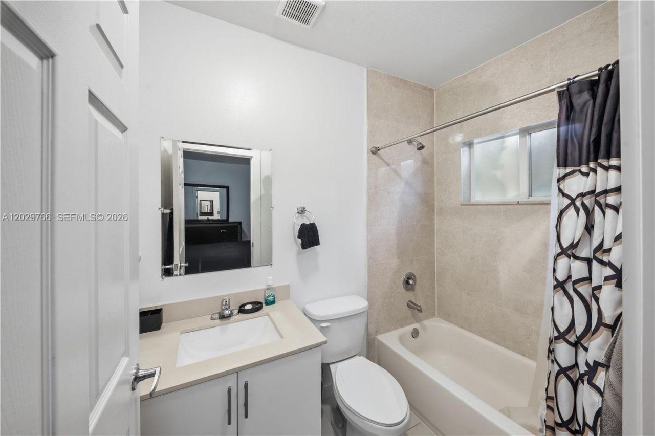 2249/2251 NW 66th St , Miami, FL 33147 Photo
