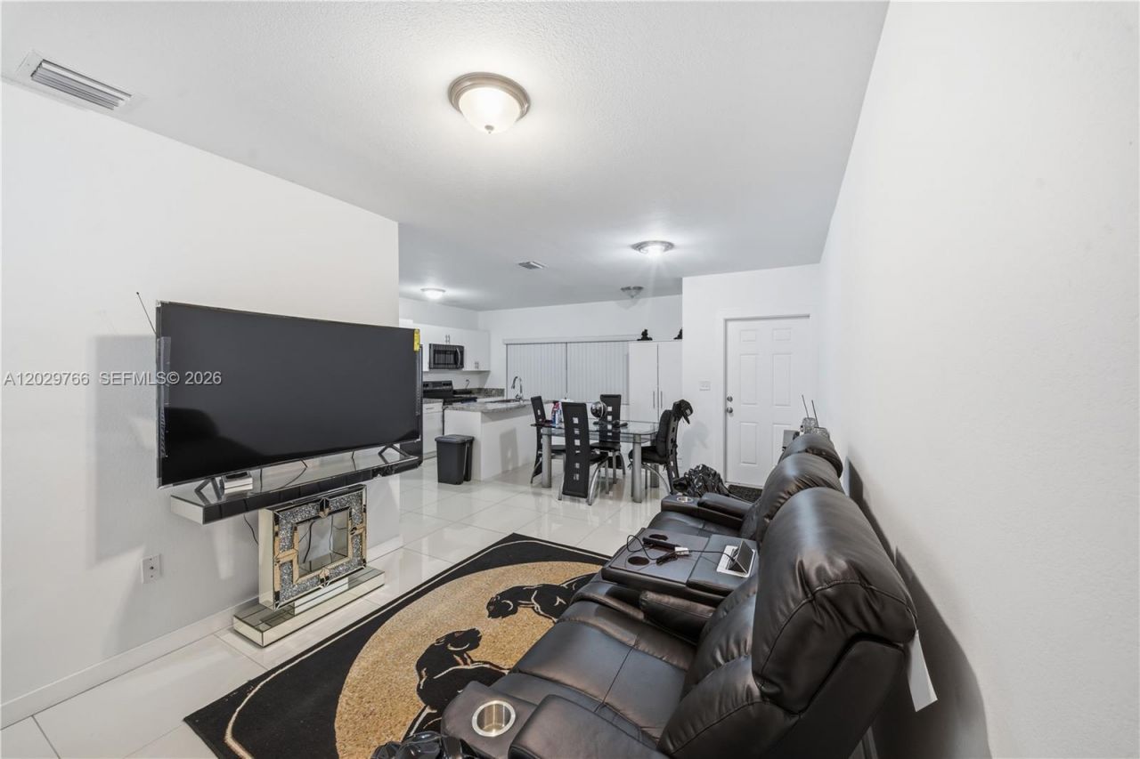 2249/2251 NW 66th St , Miami, FL 33147 Photo