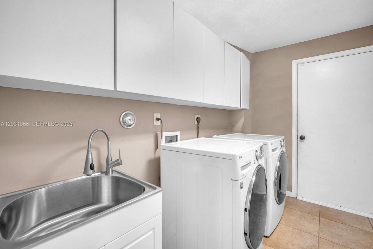 1776 W Eagle Trace Blvd W, Coral Springs, FL 33071 Photo