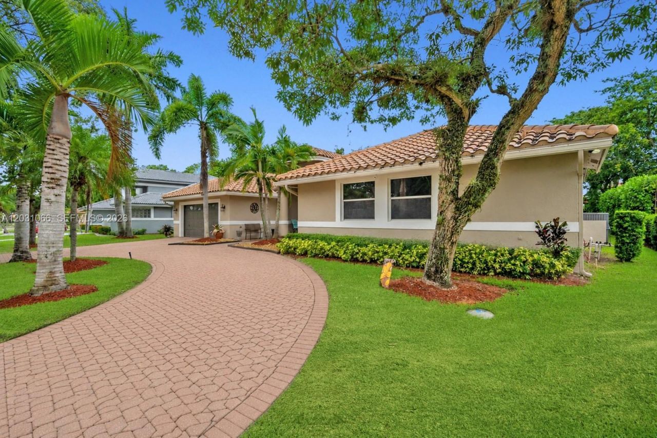 1776 W Eagle Trace Blvd W, Coral Springs, FL 33071 Photo