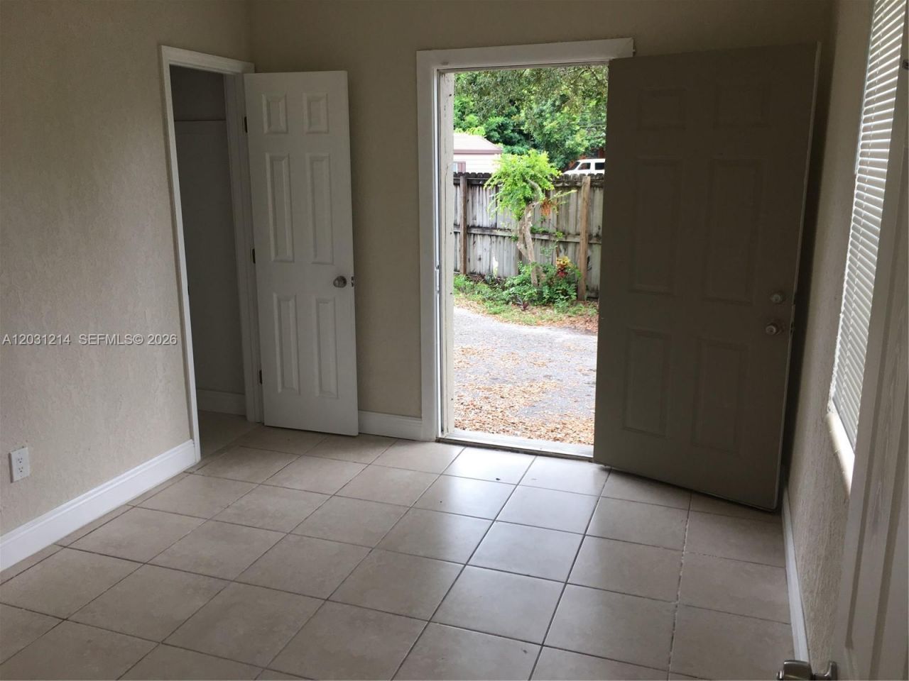 1594 NE 155th Ter , North Miami Beach, FL 33162 Photo