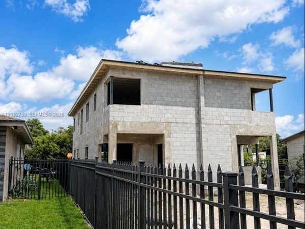 3165 NW 61st St, Miami, FL 33142
