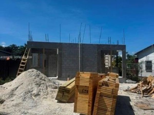 3165 NW 61st St , Miami, FL 33142