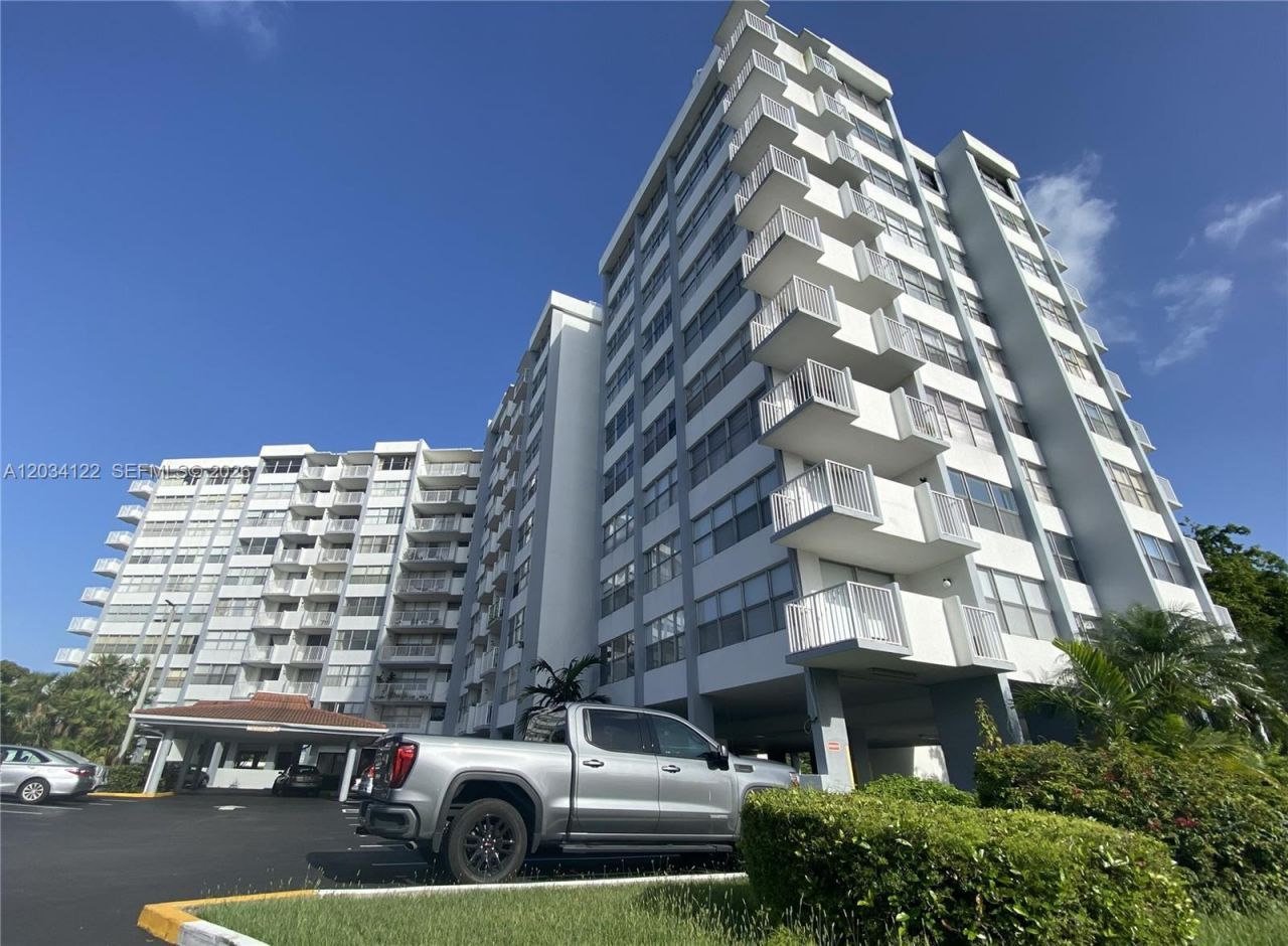 1200 NE Miami Gardens Dr , Unit 206W, Miami, FL 33179 Photo
