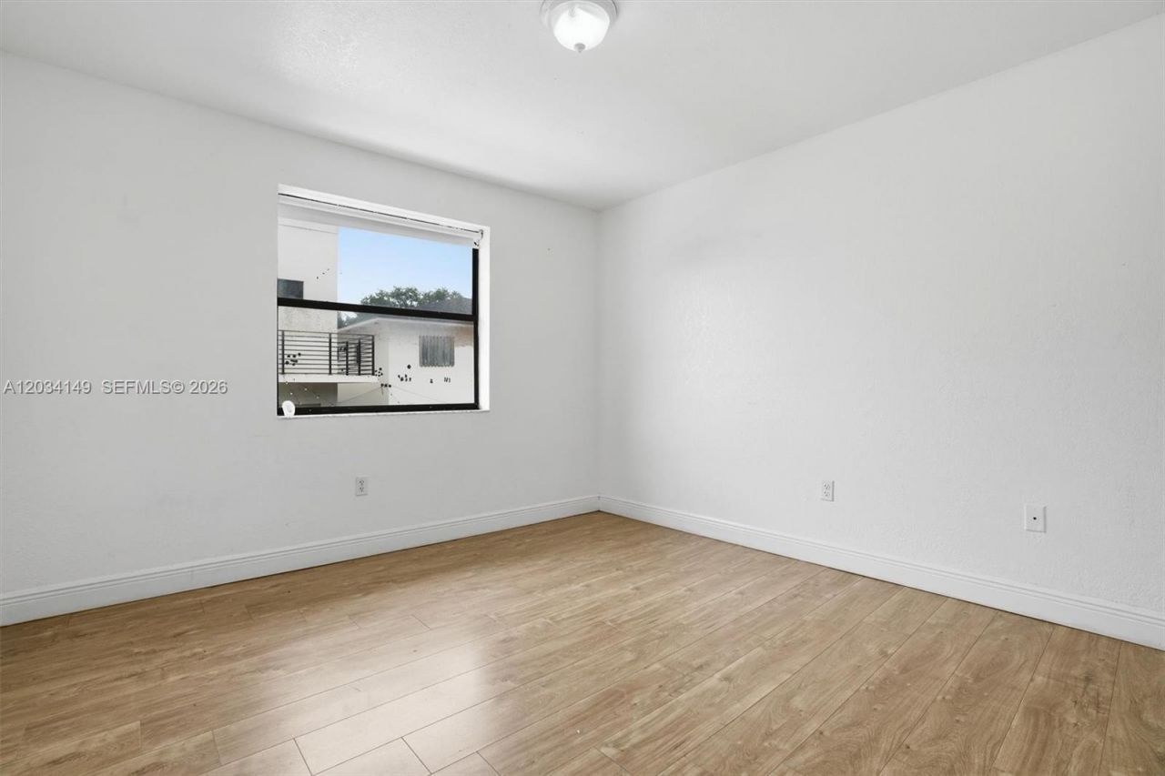 1389 NW 31st Ave , Unit 1389-B, Miami, FL 33125 Photo