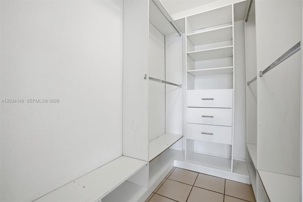 1389 NW 31st Ave , Unit 1389-B, Miami, FL 33125 Photo