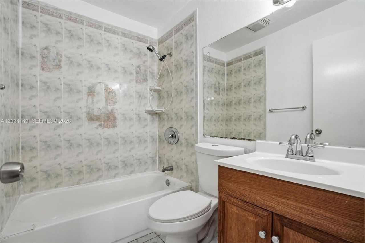 1389 NW 31st Ave , Unit 1389-B, Miami, FL 33125 Photo