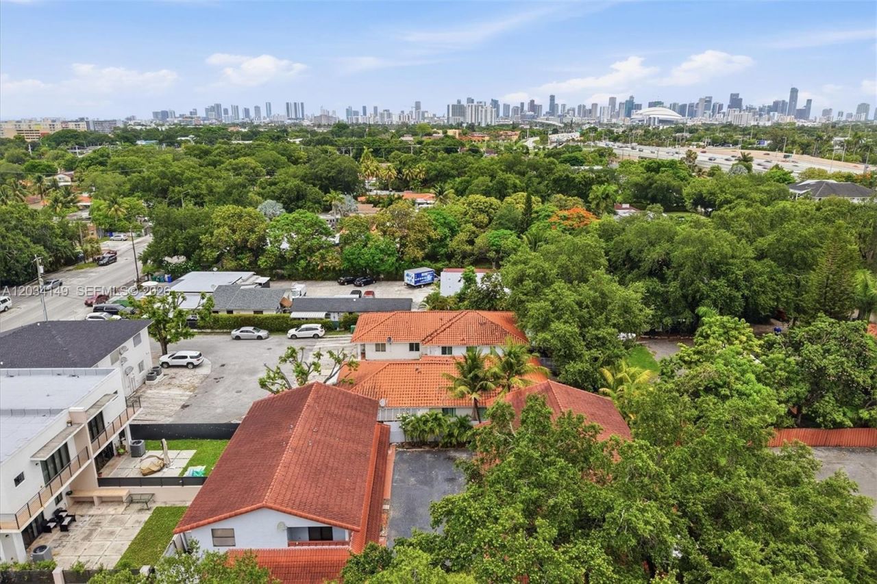 1389 NW 31st Ave , Unit 1389-B, Miami, FL 33125 Photo