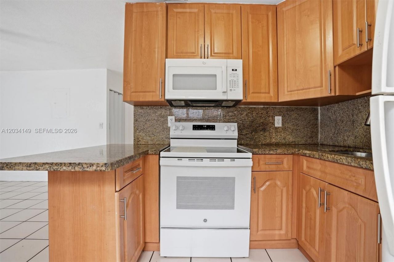 1389 NW 31st Ave , Unit 1389-B, Miami, FL 33125 Photo