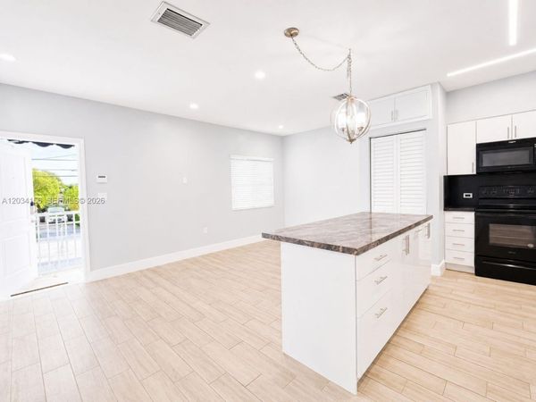 7135 SW 21st St, Unit 1, Miami, FL 33155