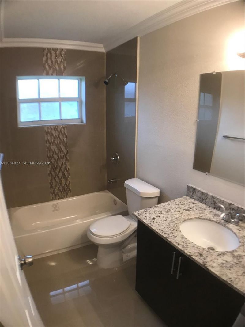 4260 NW 31st Ter , Lauderdale Lakes, FL 33309 Photo