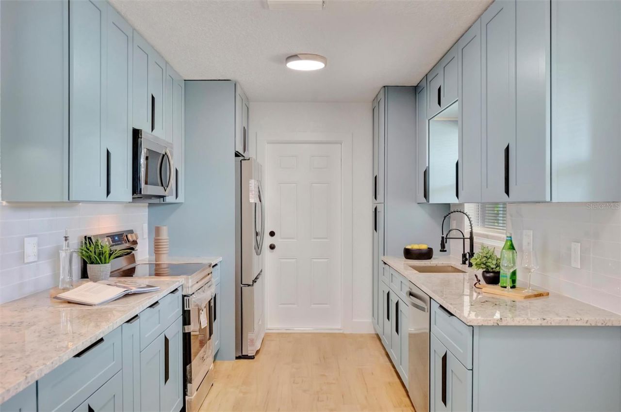 7454 Locust Street Ne, Saint Petersburg, FL 33702 Photo