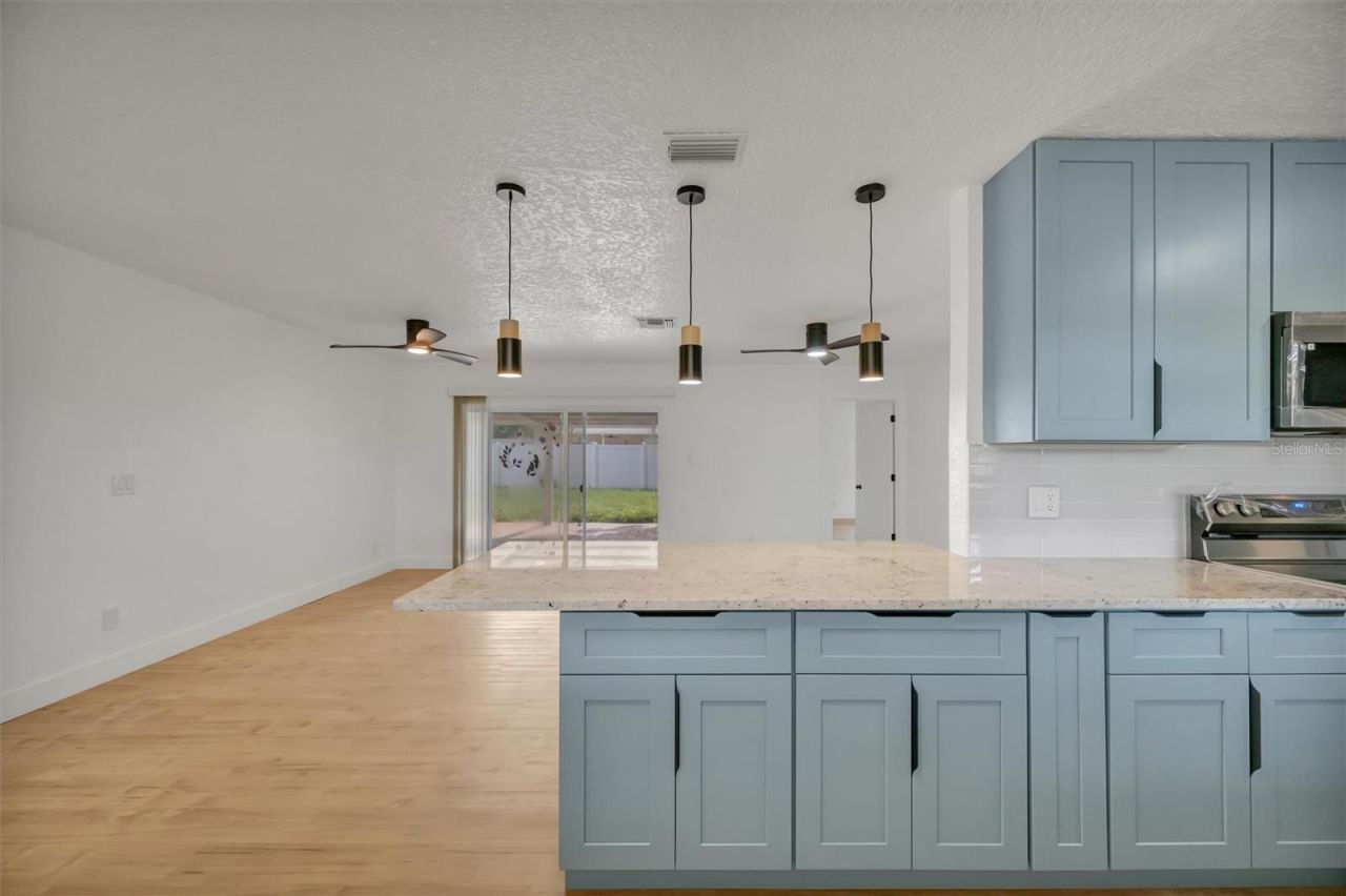 7454 Locust Street Ne, Saint Petersburg, FL 33702 Photo