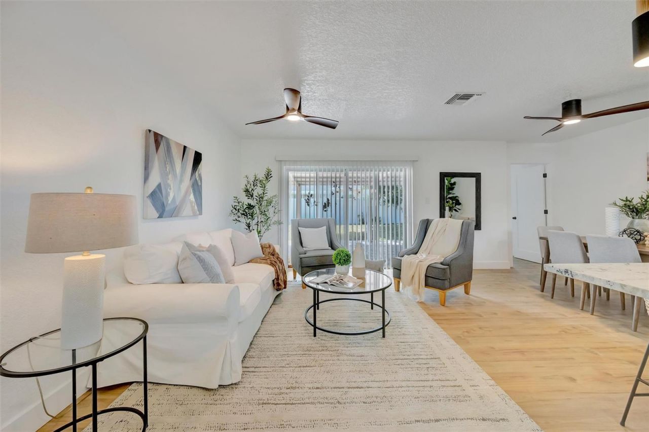 7454 Locust Street Ne, Saint Petersburg, FL 33702 Photo