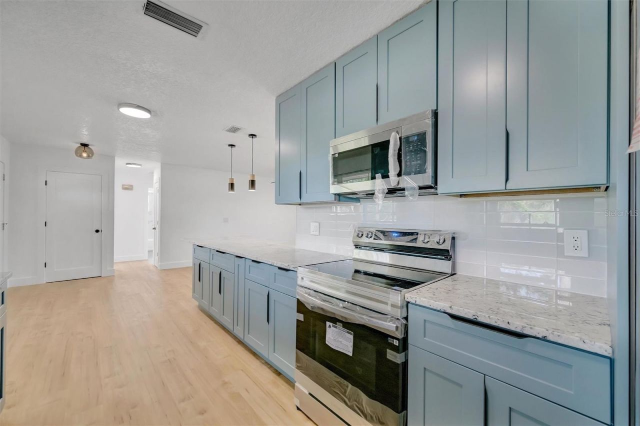 7454 Locust Street Ne, Saint Petersburg, FL 33702 Photo