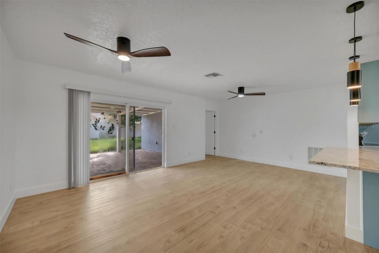 7454 Locust Street Ne, Saint Petersburg, FL 33702 Photo