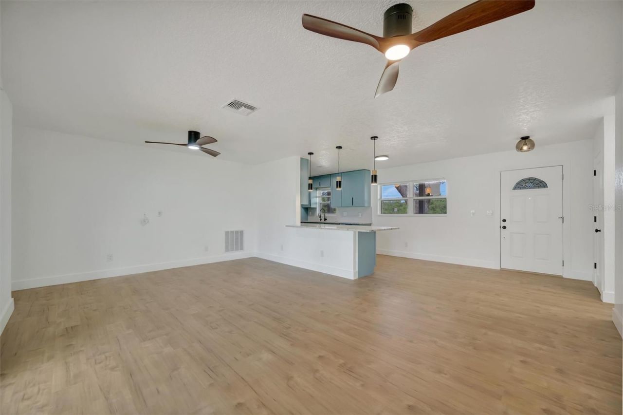7454 Locust Street Ne, Saint Petersburg, FL 33702 Photo