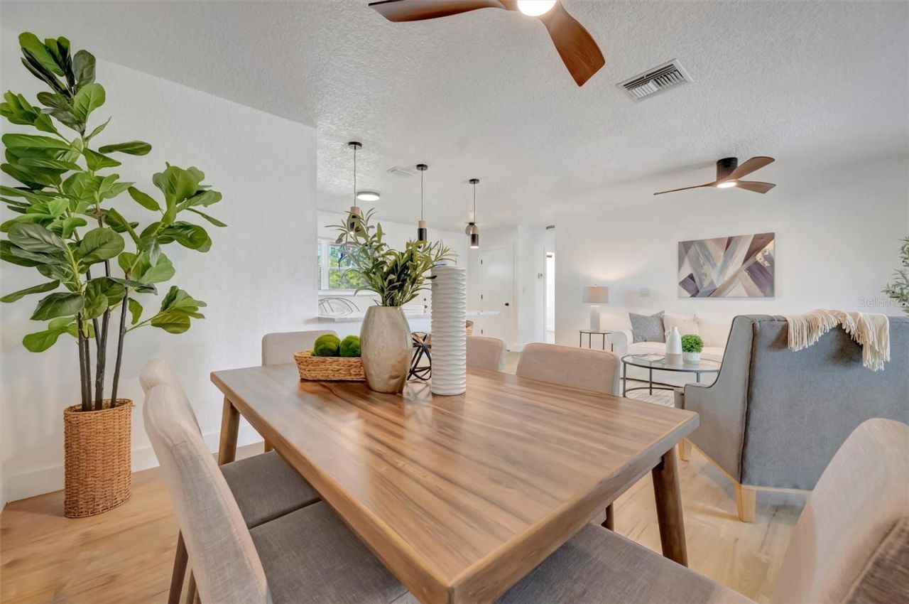 7454 Locust Street Ne, Saint Petersburg, FL 33702 Photo