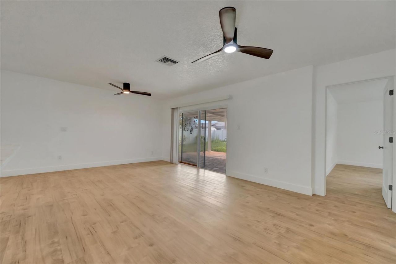 7454 Locust Street Ne, Saint Petersburg, FL 33702 Photo