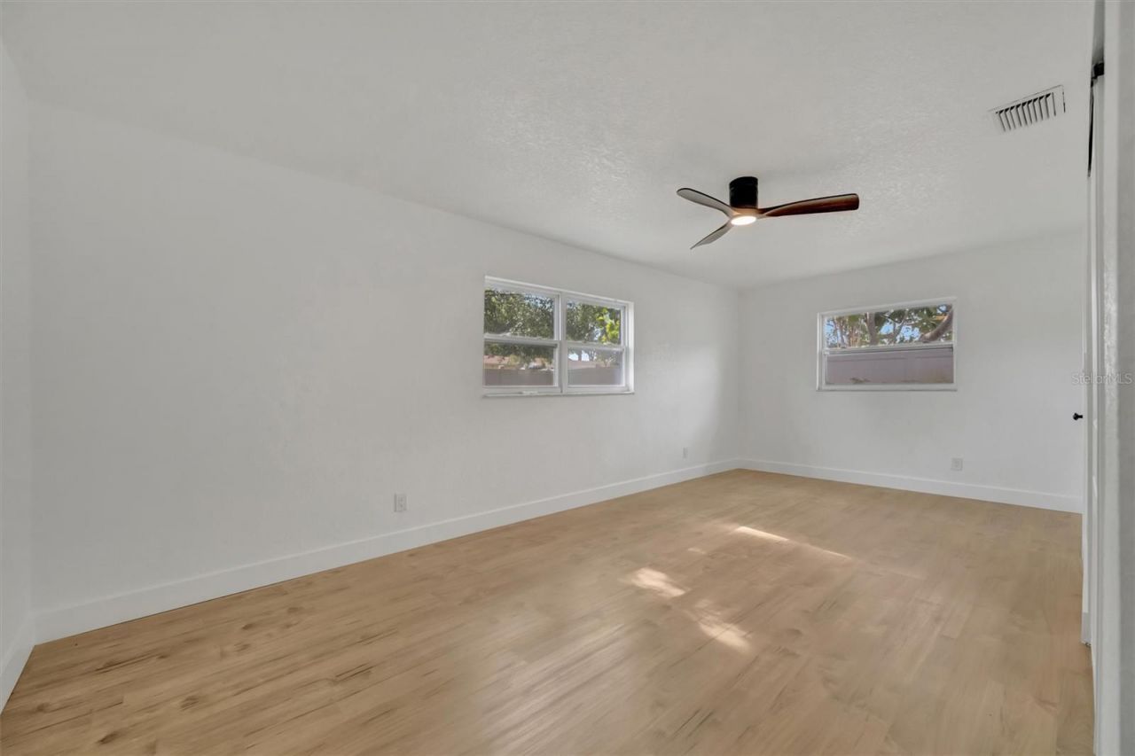 7454 Locust Street Ne, Saint Petersburg, FL 33702 Photo