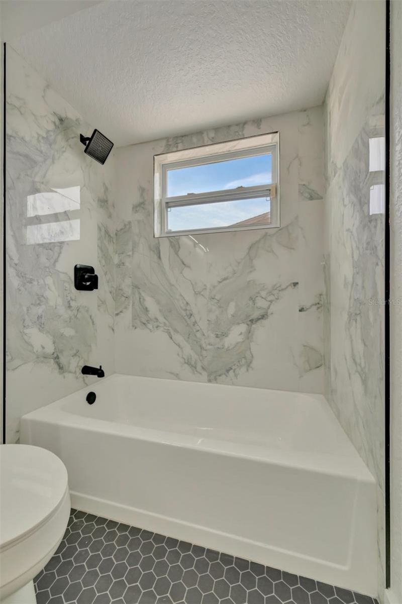 7454 Locust Street Ne, Saint Petersburg, FL 33702 Photo