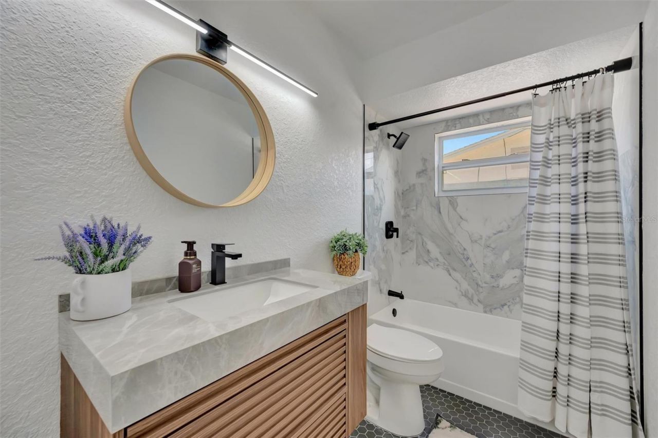 7454 Locust Street Ne, Saint Petersburg, FL 33702 Photo
