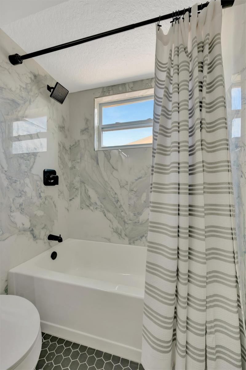 7454 Locust Street Ne, Saint Petersburg, FL 33702 Photo
