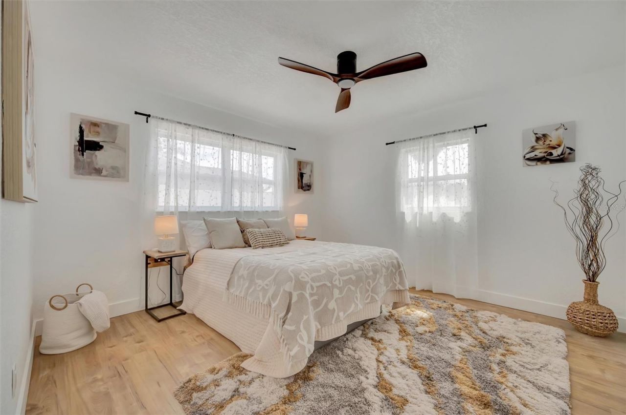 7454 Locust Street Ne, Saint Petersburg, FL 33702 Photo