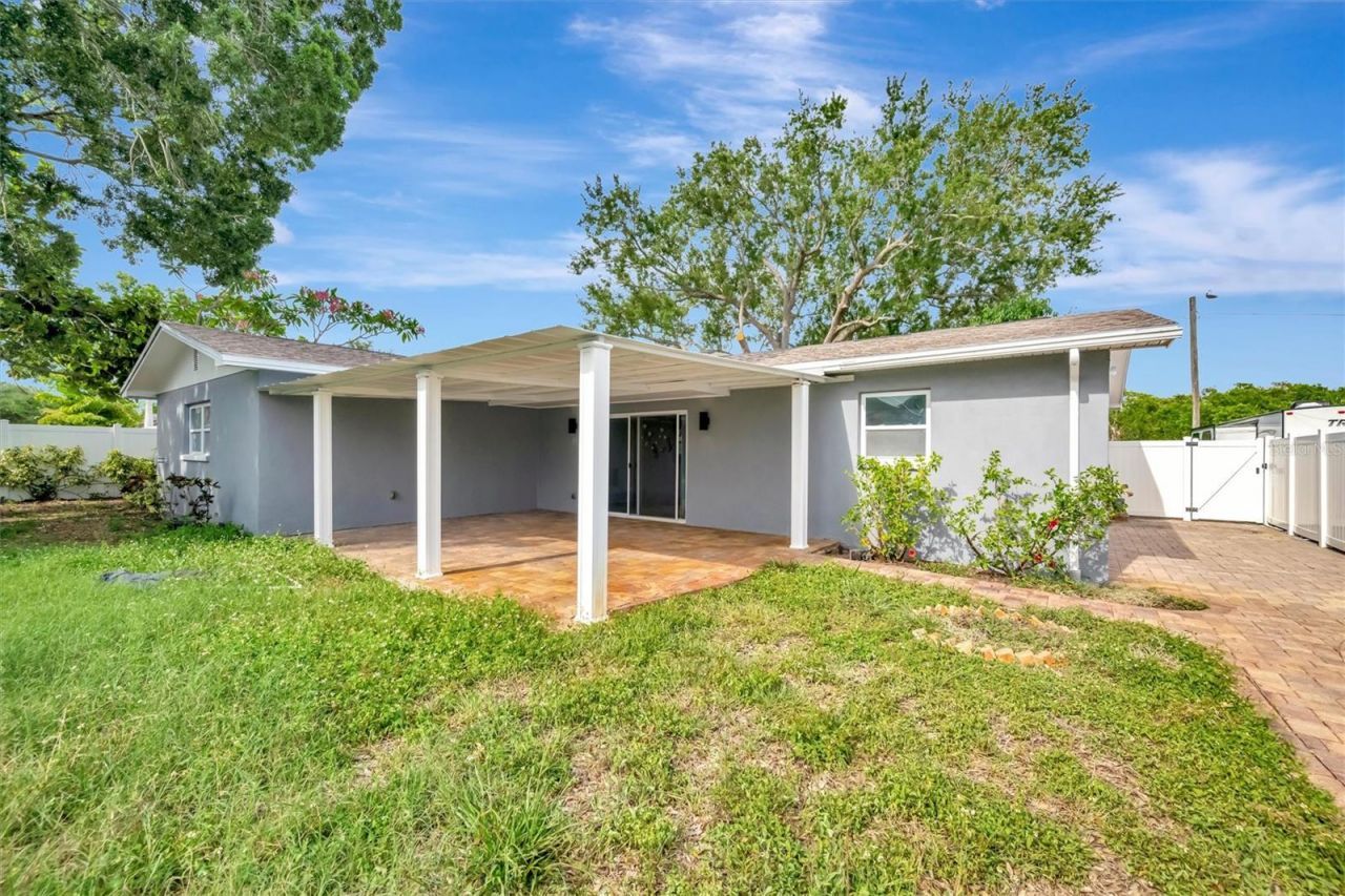 7454 Locust Street Ne, Saint Petersburg, FL 33702 Photo
