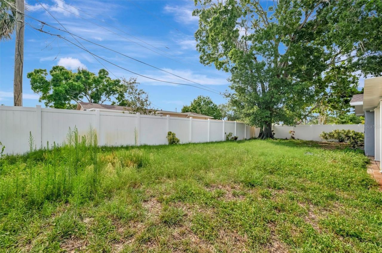 7454 Locust Street Ne, Saint Petersburg, FL 33702 Photo