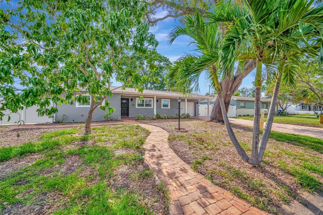 7454 Locust Street Ne, Saint Petersburg, FL 33702 Photo
