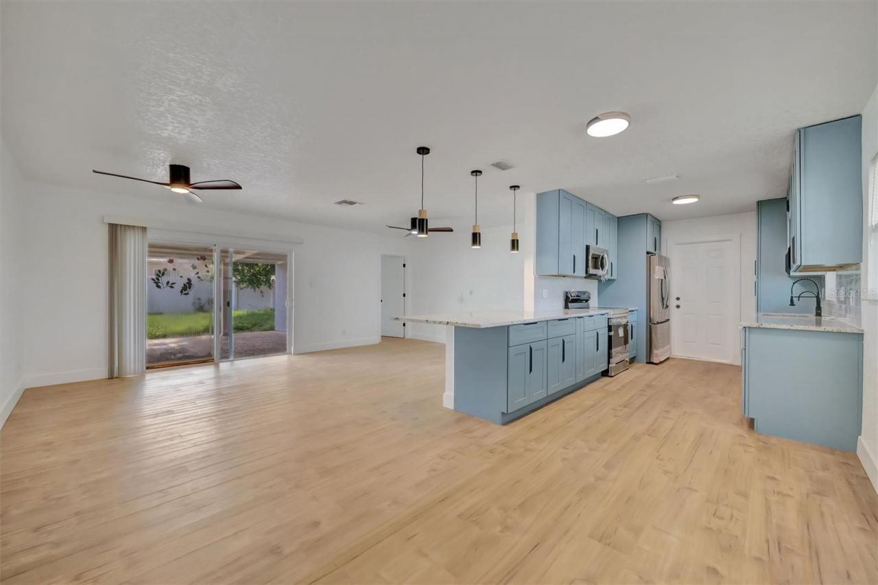 7454 Locust Street Ne, Saint Petersburg, FL 33702 Photo