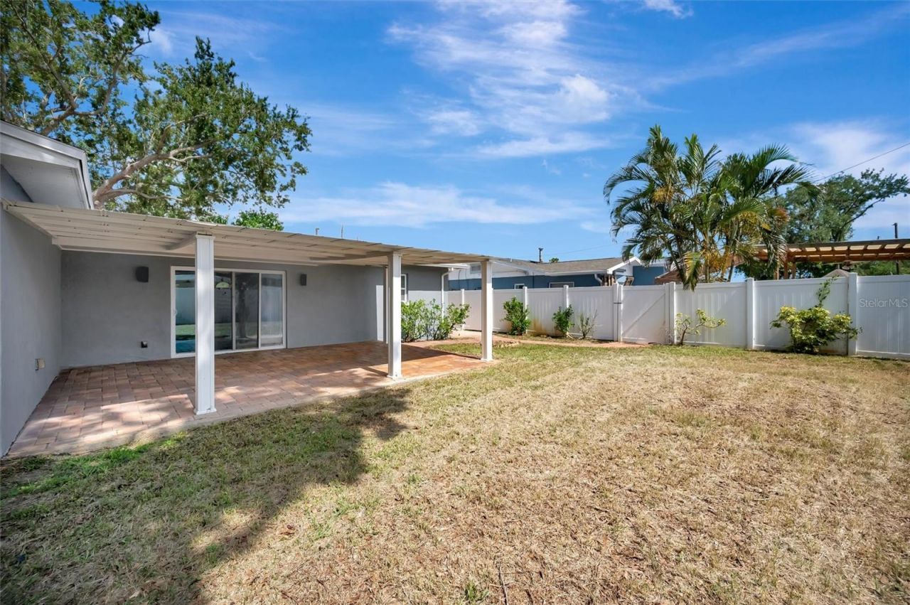 7454 Locust Street Ne, Saint Petersburg, FL 33702 Photo