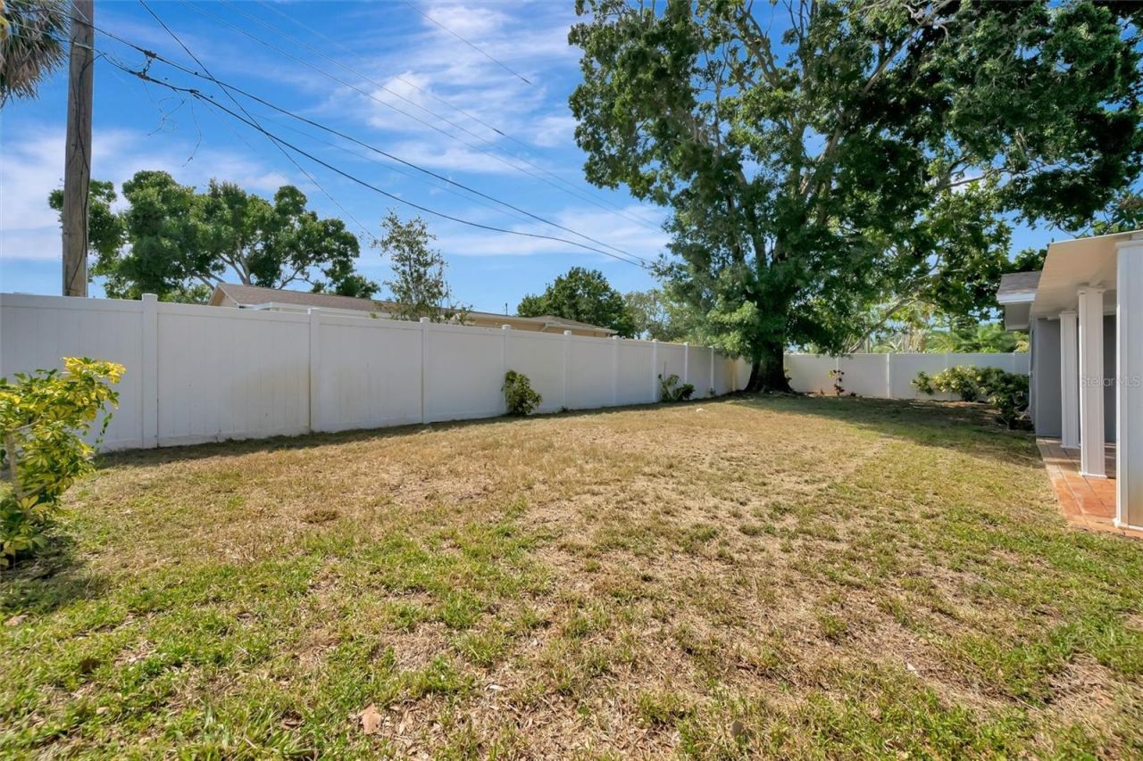 7454 Locust Street Ne, Saint Petersburg, FL 33702 Photo