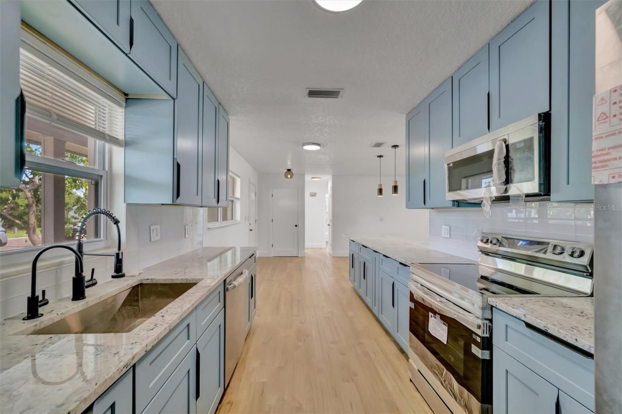 7454 Locust Street Ne, Saint Petersburg, FL 33702 Photo