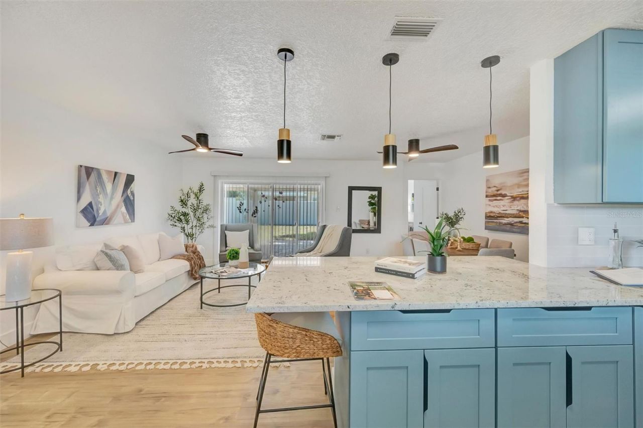 7454 Locust Street Ne, Saint Petersburg, FL 33702 Photo