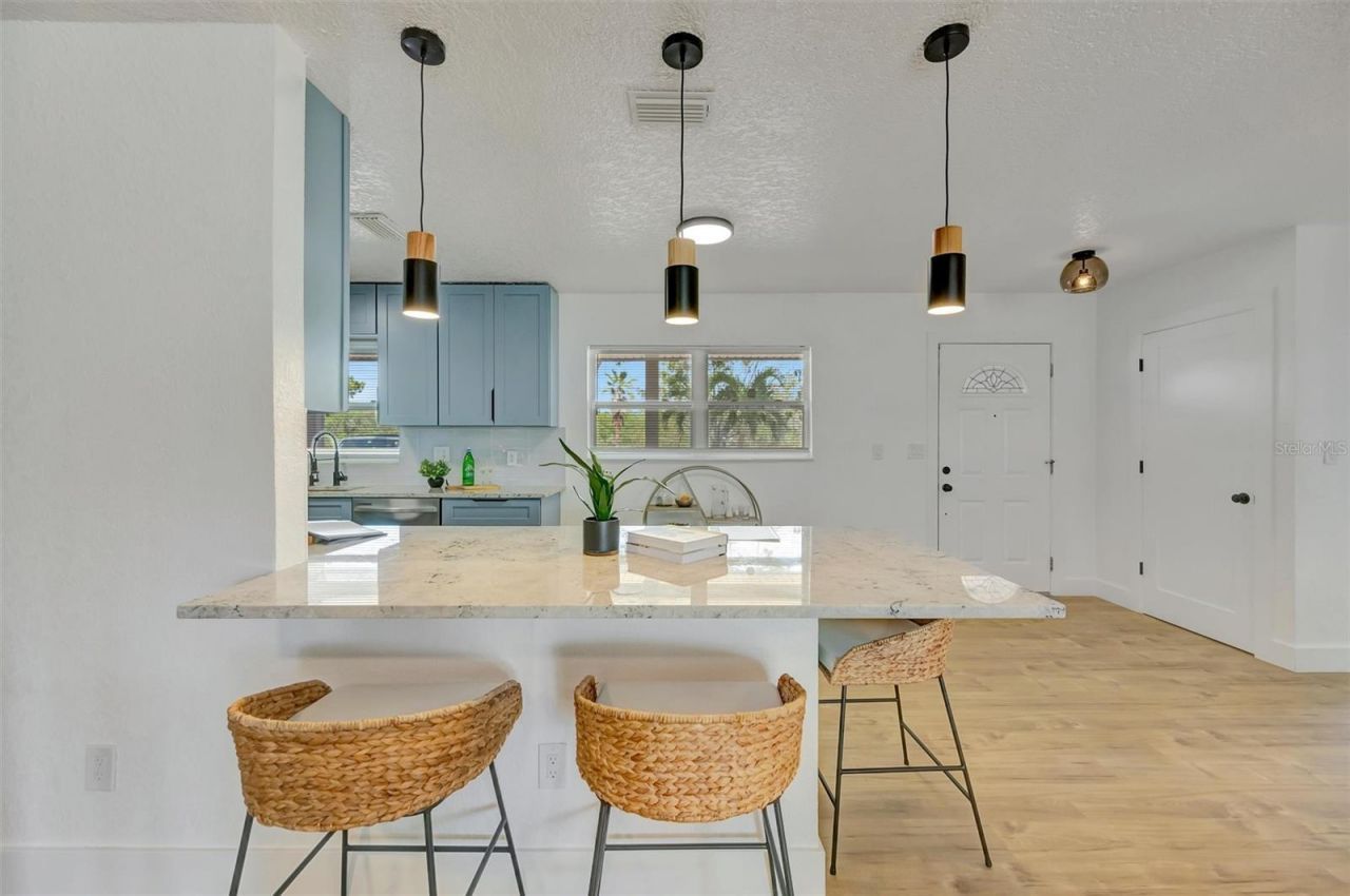 7454 Locust Street Ne, Saint Petersburg, FL 33702 Photo