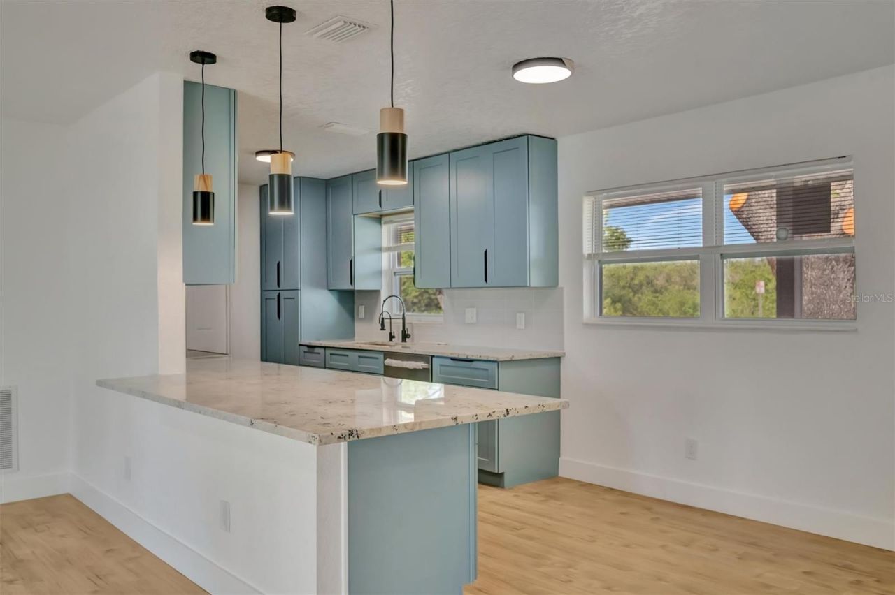 7454 Locust Street Ne, Saint Petersburg, FL 33702 Photo