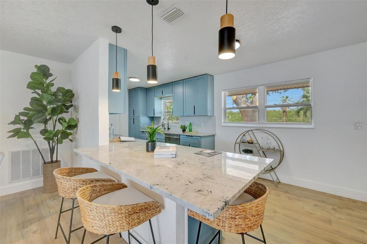 7454 Locust Street Ne, Saint Petersburg, FL 33702 Photo