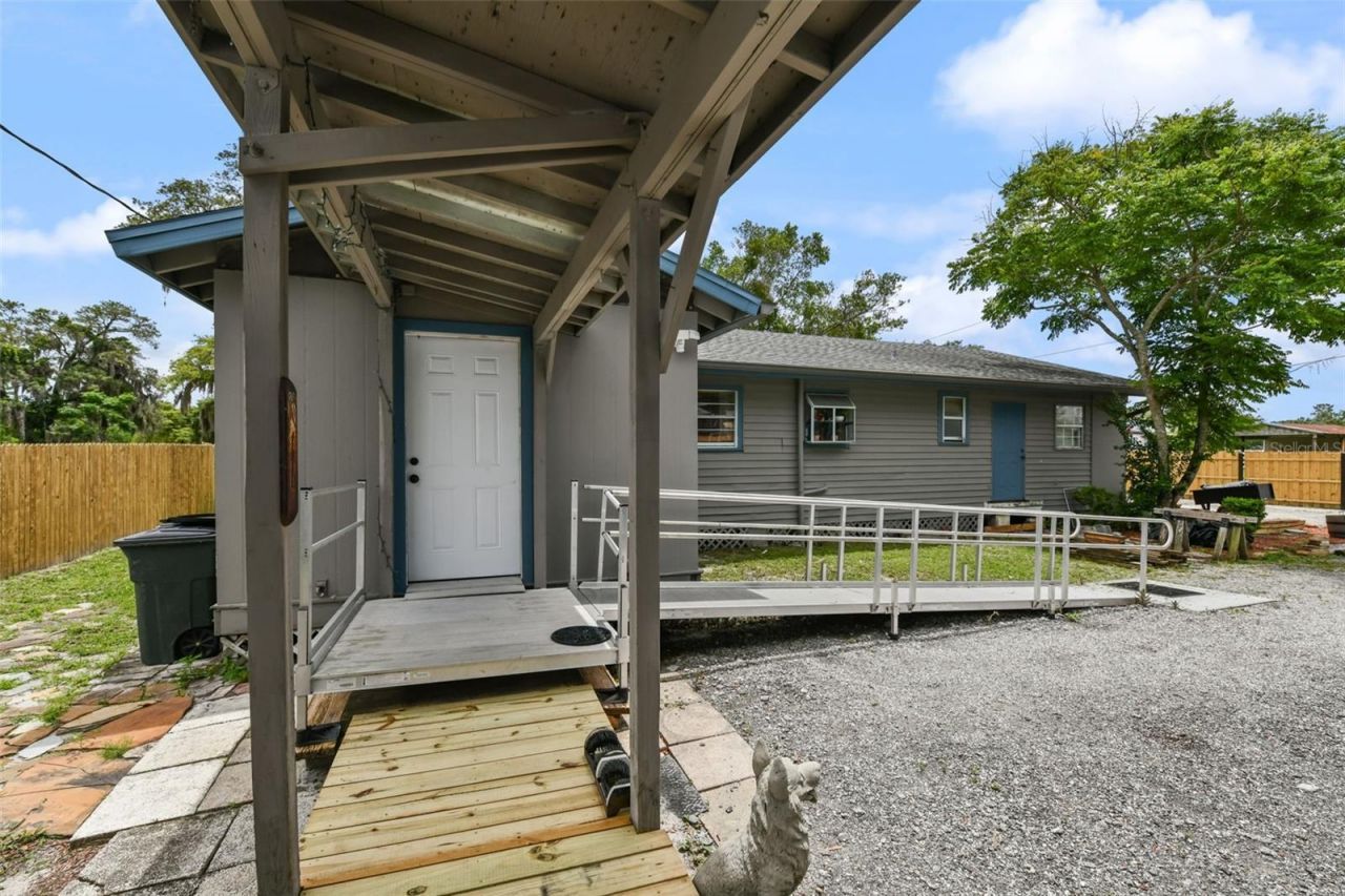 2036 Lake View Avenue , Chuluota, FL 32766 Photo