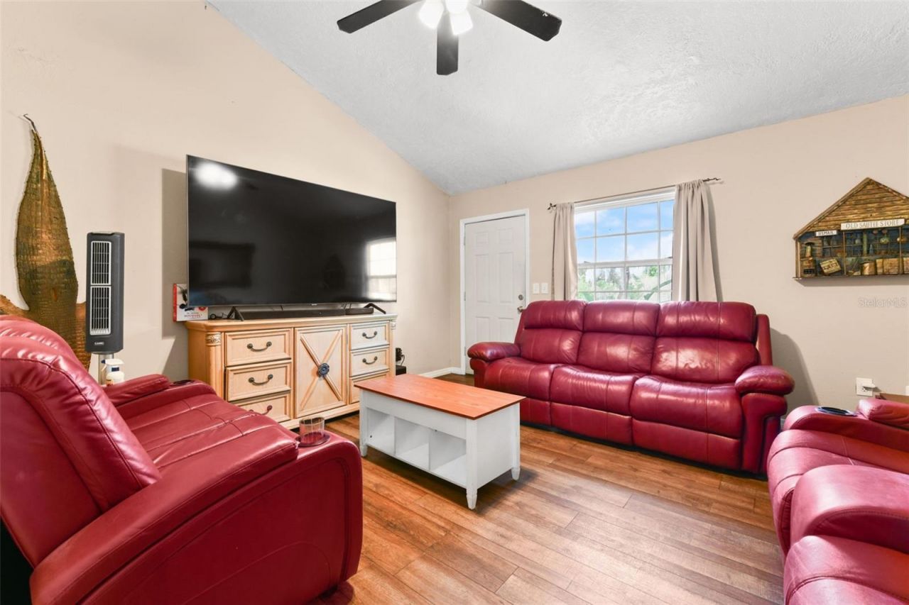 2036 Lake View Avenue , Chuluota, FL 32766 Photo