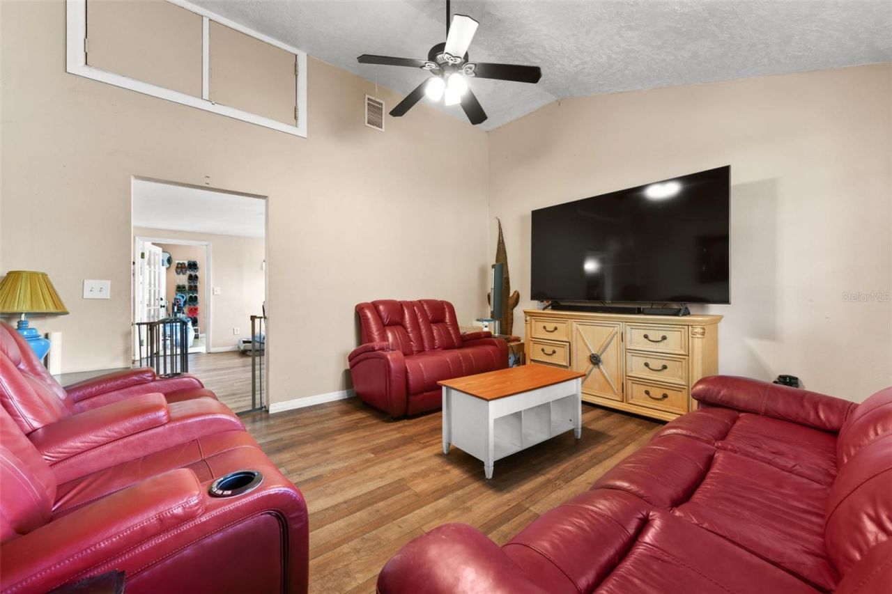 2036 Lake View Avenue , Chuluota, FL 32766 Photo